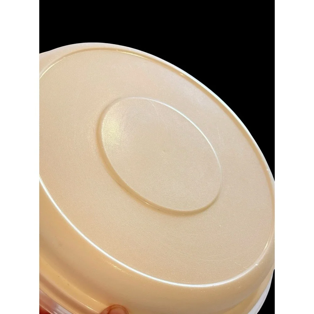 Rubbermaid Servin' Saver # 5 22 Cup Almond Lid Storage Container Round Large